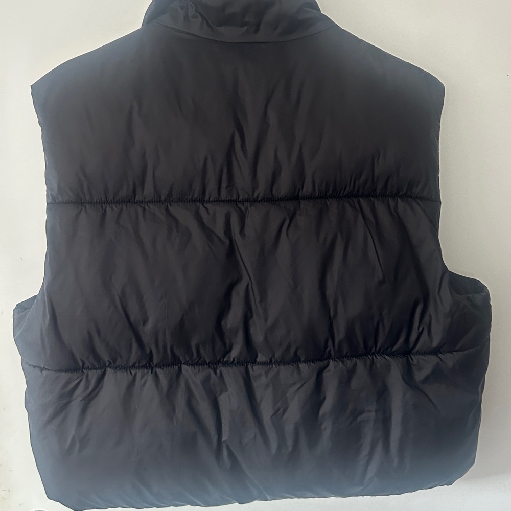 Black Cropped Puffer Vest Size L - Picture 4 of 6